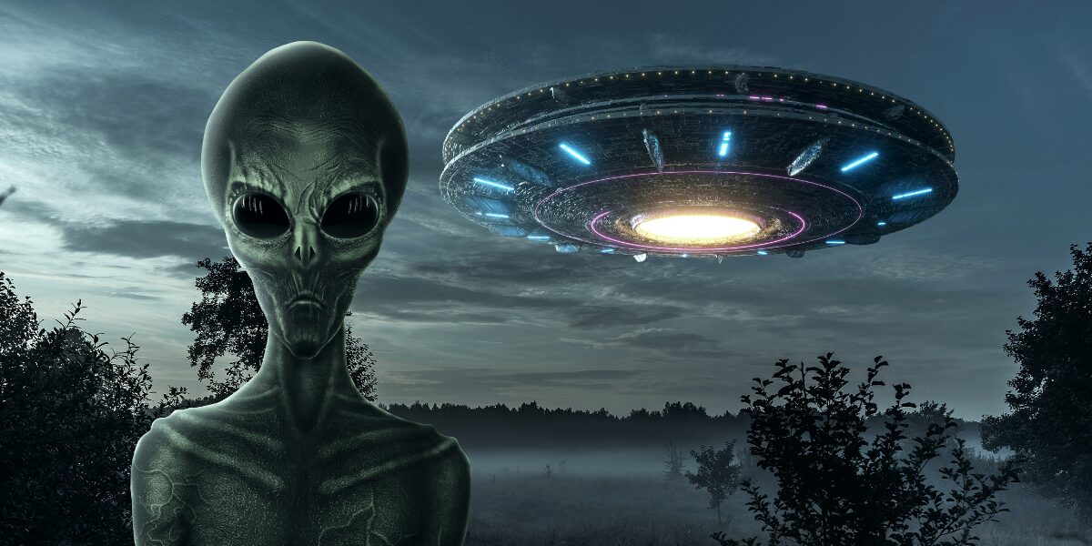 Książki o kosmitach – 6 tytułów, które przeniosą Cię w kosmos