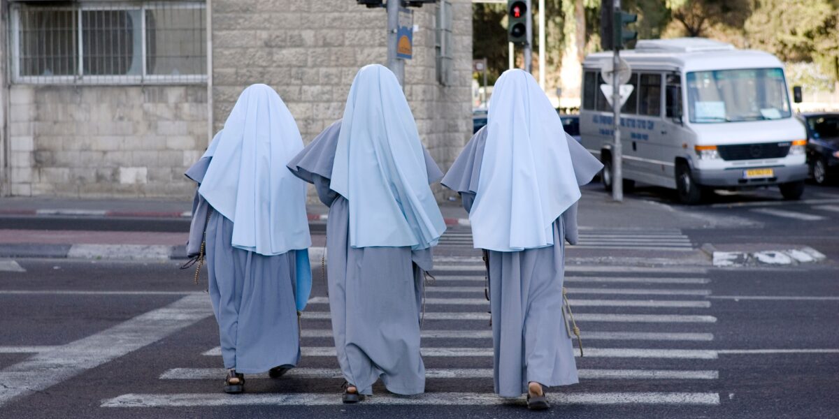 Książki o zakonnicach – ranking 10 poruszających tytułów