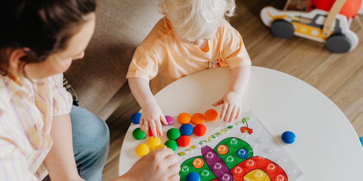 Zabawki interaktywne 18m+ – przewodnik po 10 najlepszych