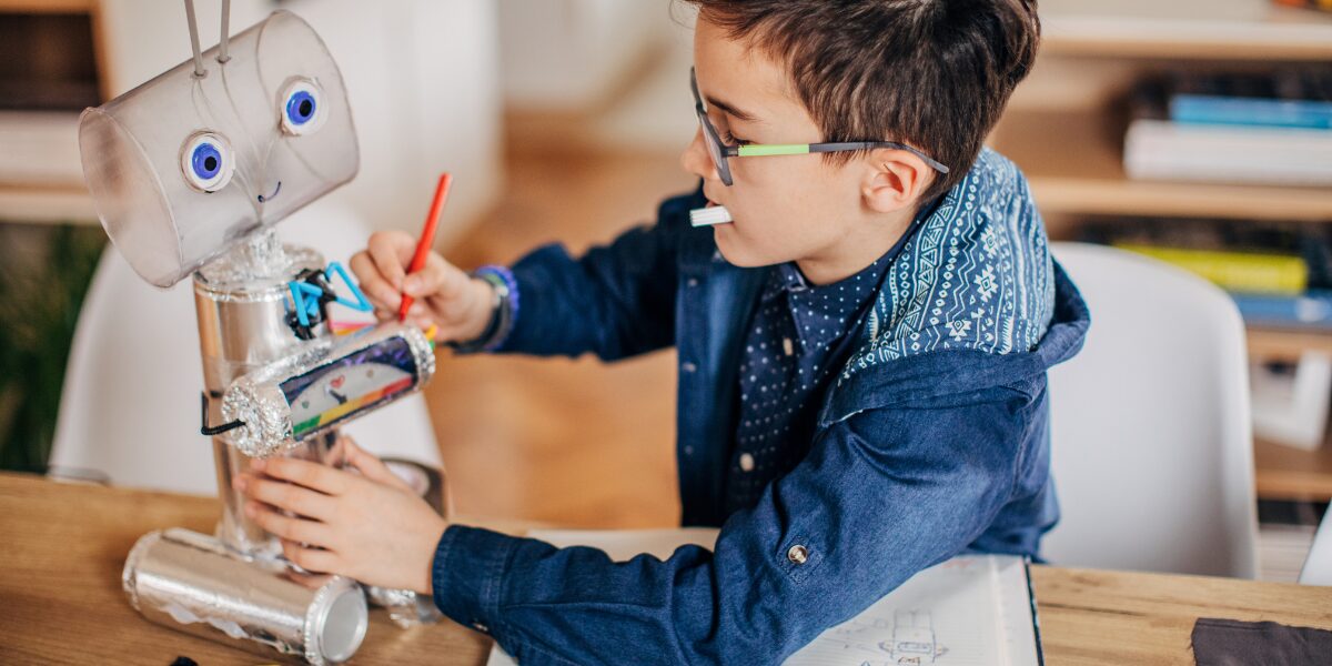 Zabawki kreatywne dla 8-latka – ranking 9 najlepszych