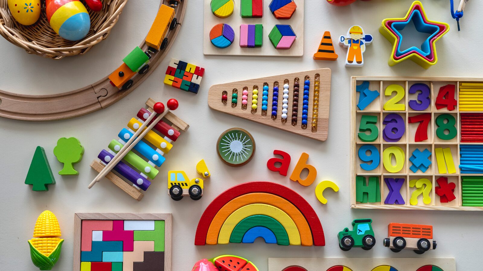 Zabawki edukacyjne dla 5-latka – 10 propozycji